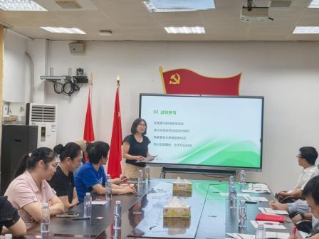 凝聚家校合力，共筑育人桥梁 ——罗外初中2026级初一年级家委会竞选暨家校共育工作会议顺利召开