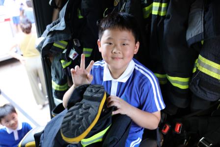 探秘消防站 致敬火焰蓝 ——罗湖小学一年级学生进行消防主题研学活动