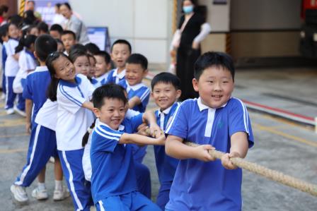 探秘消防站 致敬火焰蓝 ——罗湖小学一年级学生进行消防主题研学活动
