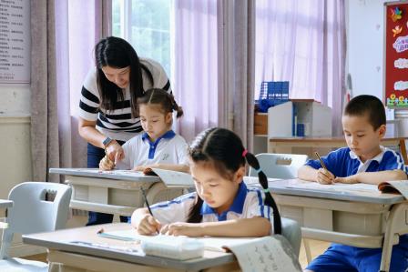 落笔生花，墨香华美 —— 华美外国语学校第五届国语文化节书法大赛