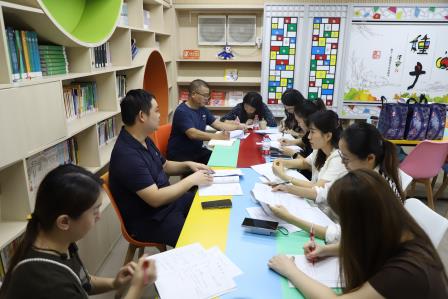 红岭小学·慧心课程｜罗湖区“百人听千课”视导行动走进红岭小学