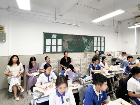 推门问诊察课堂，智研聚力促提质——翠园文锦中学开展推门听课活动