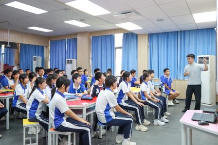 人机共育智启未来，数智课堂迎检促成长——翠园文锦中学圆满完成罗湖区人工智能实验校专项视导