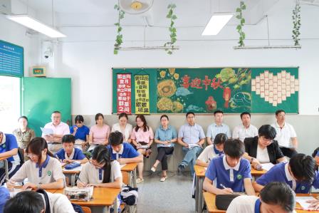 人机共育智启未来，数智课堂迎检促成长——翠园文锦中学圆满完成罗湖区人工智能实验校专项视导