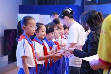 恭敬有礼我最美 争做文明小标兵 —— 深圳市仙桐实验小学开展 “敬少年” 月总结暨表彰大会