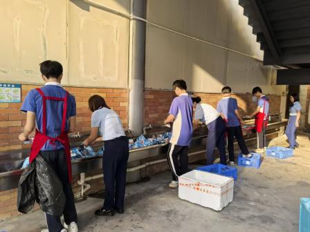 启绿仙湖，资源新⽣  ——仙湖实验学校开展资源回收⾏动启动仪式