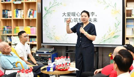 桑梓情系靖轩 侨聚共话百年 ——靖轩小学华侨校友返校交流活动