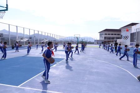 深耕人机协同，赋能课堂生长——深圳市莲南教育集团安芳小学迎接罗湖区“百人听千课”视导活动